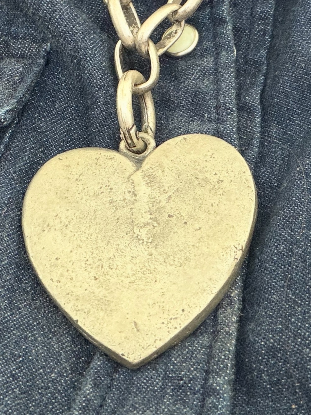 New Tres Melinda’s Vintage-Style Large Rustic Pewter Heart Necklace - - Picture 3 of 6